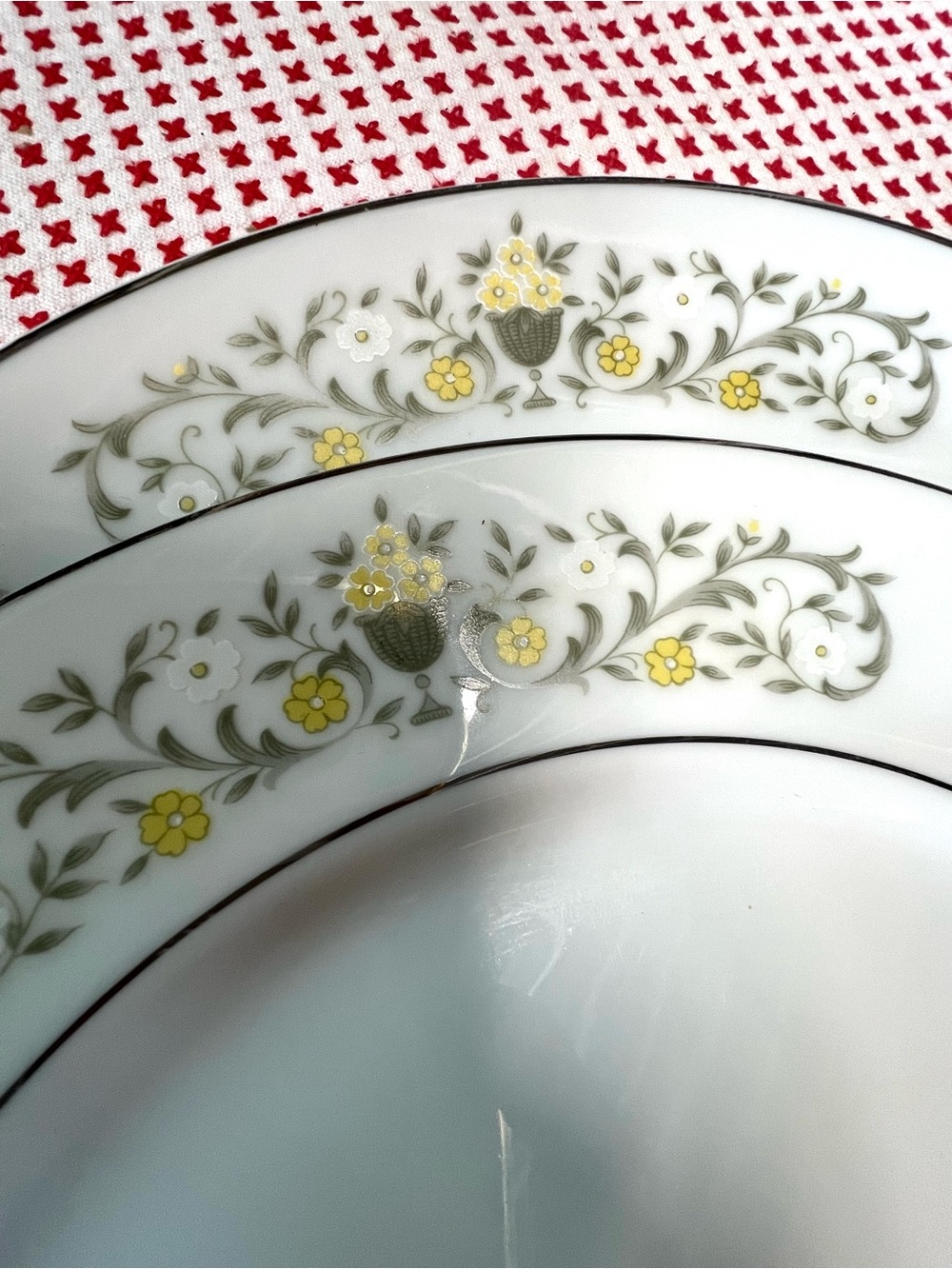 Vintage fine china Japan Florentine plates replacement yellow flower grandma